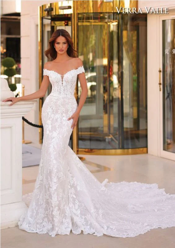 Verra Valle Size 20 900378 Ivory Gown